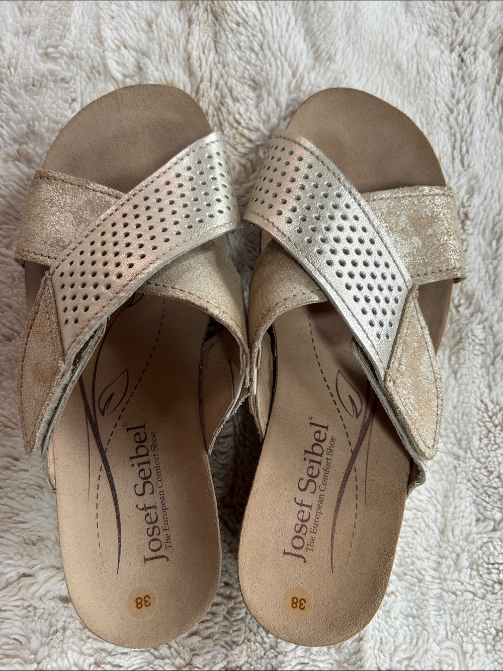 Josef Seibel Women's Metallic Gold Cross-Strap Comfort Sandals size 38